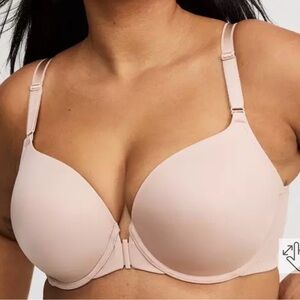 Women's Torrid Front Closure Back smoothing Bra 40B